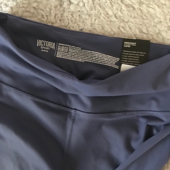 NWT VICTORIA’S SECRET CROPPED LEGGINGS - Picture 4 of 5
